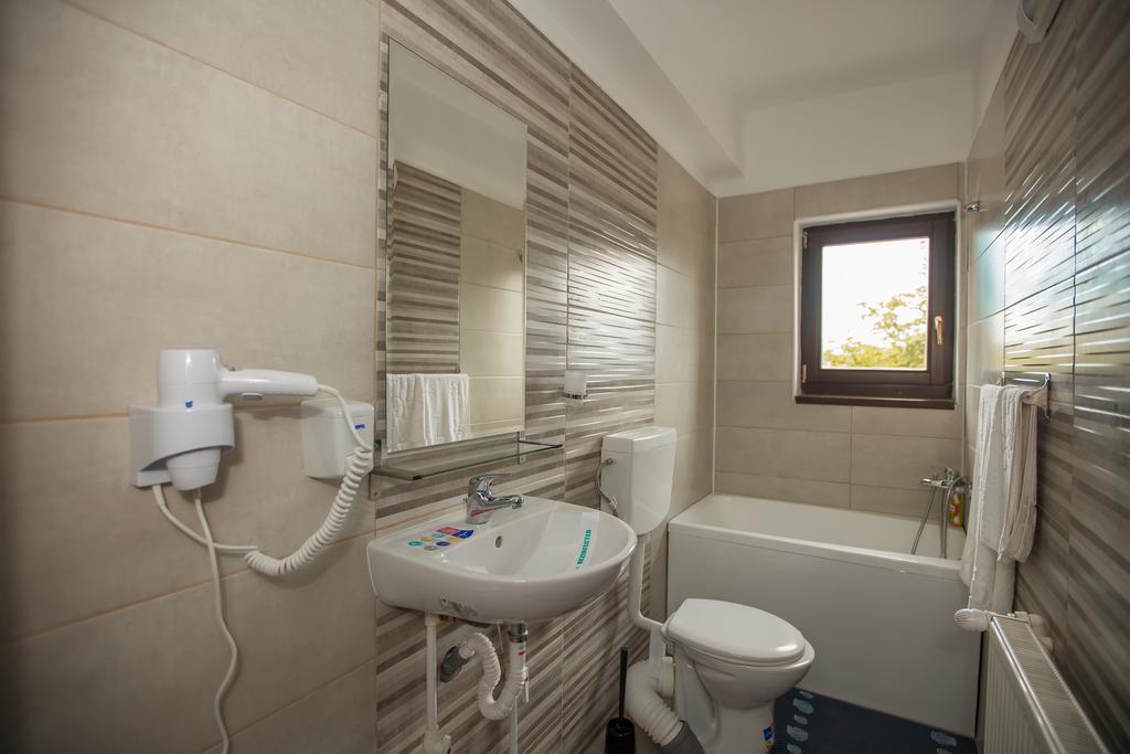 Pensiunea Aurora Hotel Rákova Kültér fotó